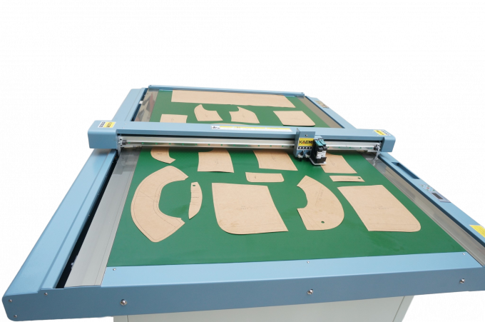1500Ã900mm Flatbed Inkjet Paper Pattern Cutting Machine front view